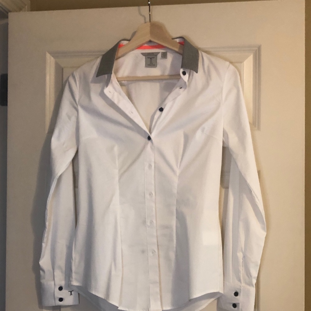 NWOT Tristan Blouse